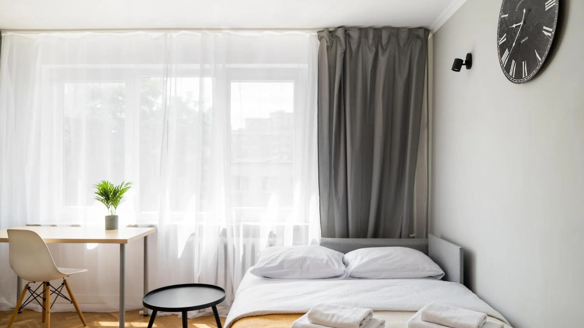 Karmelicka Pleasant Studio Warsaw Poland