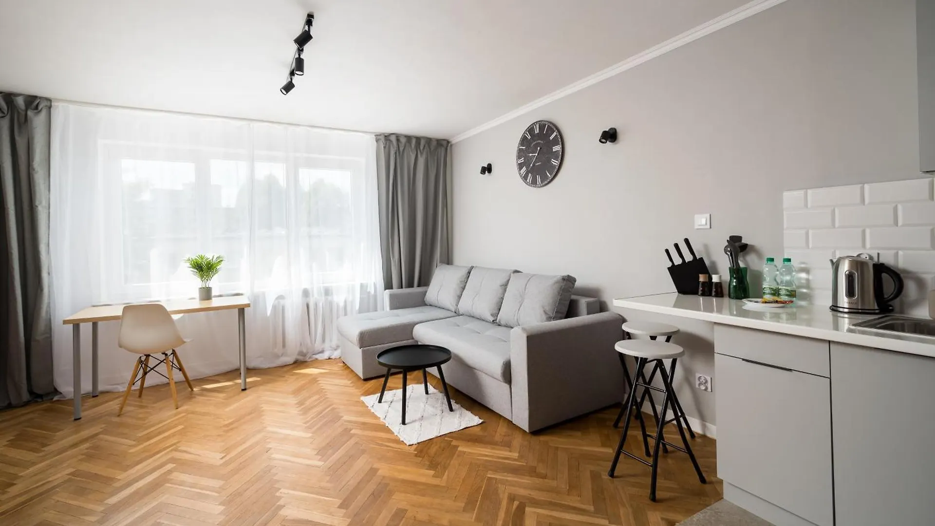 Karmelicka Pleasant Studio Warsaw Apartment